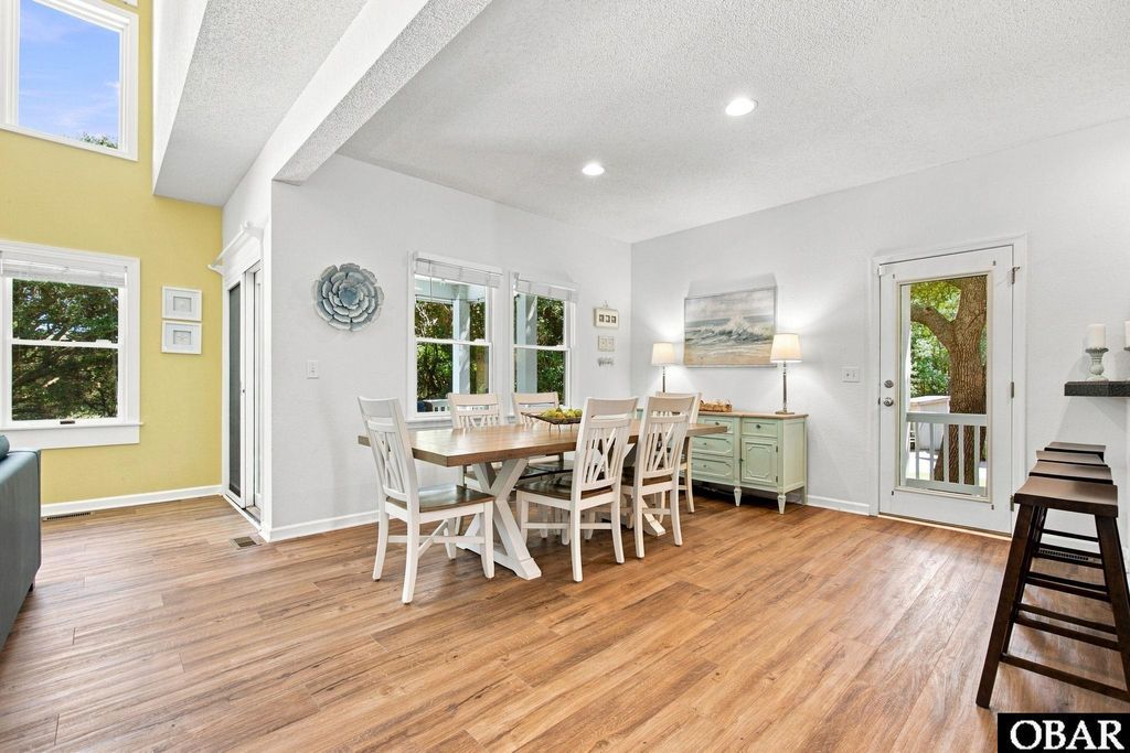 Image 17 of property listing at 547 Magnolia Court, Corolla, NC 27927