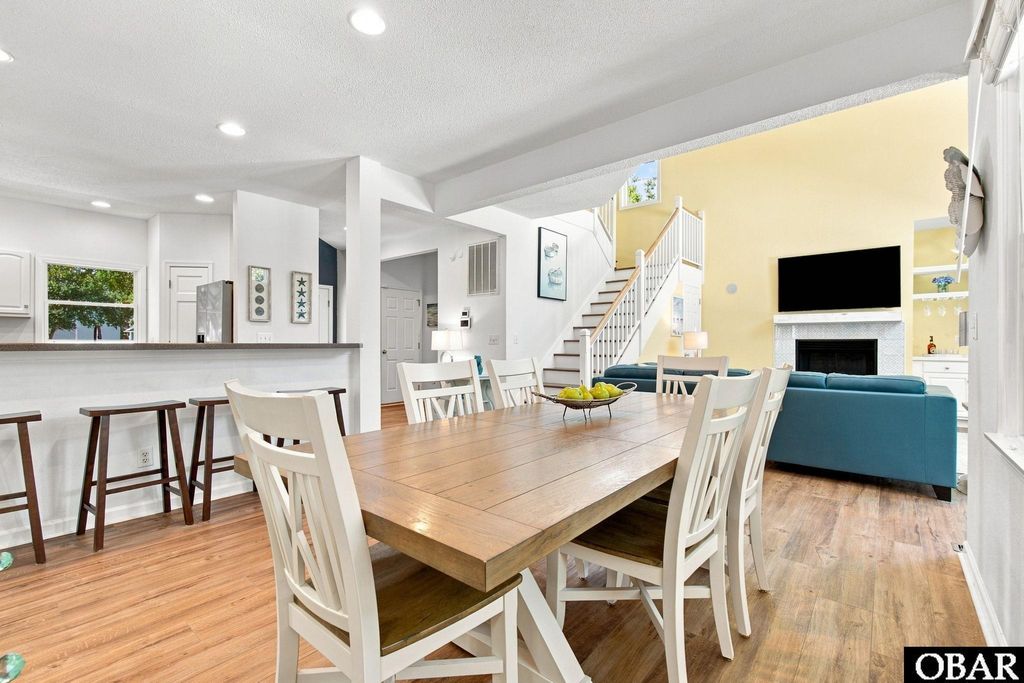 Image 18 of property listing at 547 Magnolia Court, Corolla, NC 27927