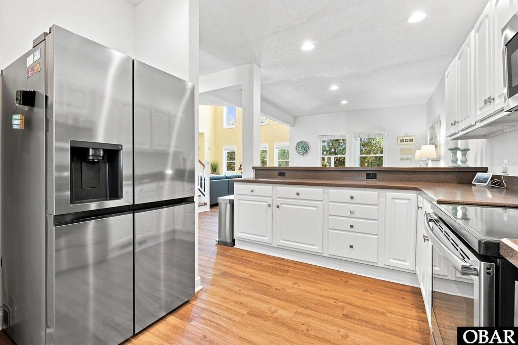 Image 10 of property listing at 547 Magnolia Court, Corolla, NC 27927