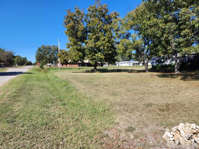 101 S 7th Street, Madill, OK 73446