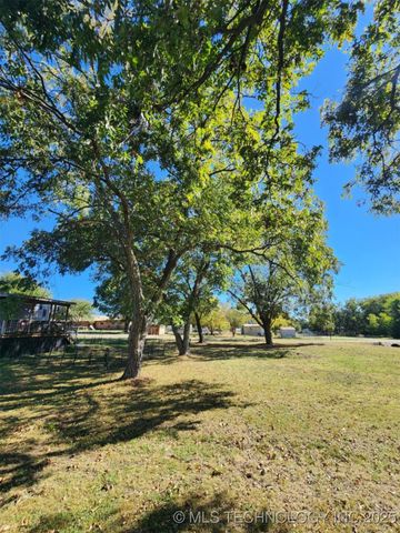 101 S 7th Street, Madill, OK 73446