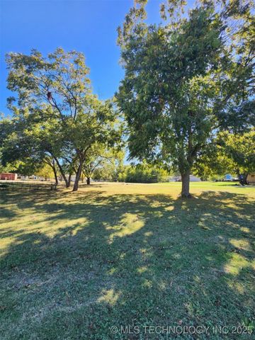 101 S 7th Street, Madill, OK 73446