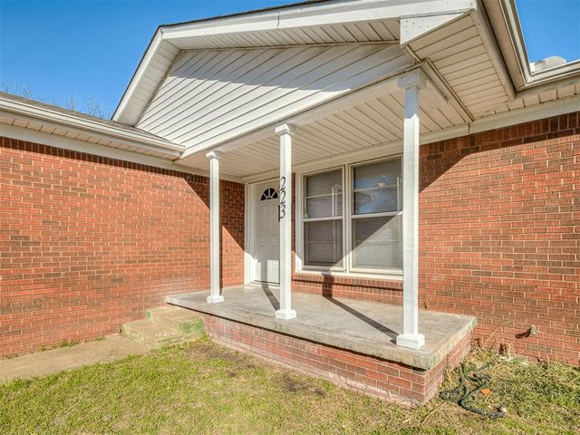 223 E Jacobs Drive, Midwest City, OK 73110