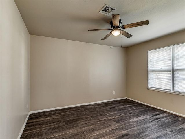 223 E Jacobs Drive, Midwest City, OK 73110