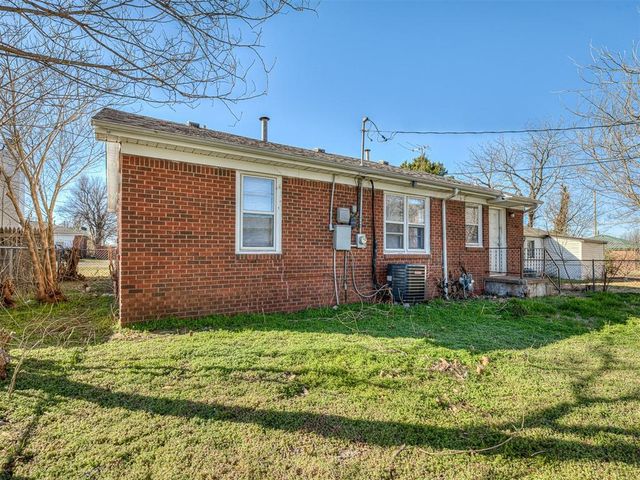 223 E Jacobs Drive, Midwest City, OK 73110