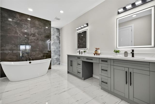 1129 SW 24th St, Cape Coral, FL 33991