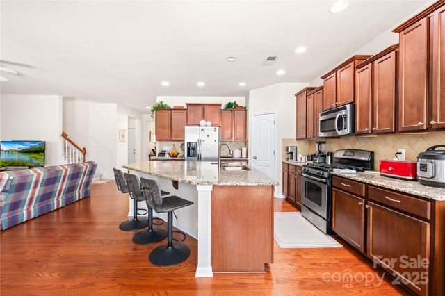 137 Chertsey Drive, Mooresville, NC 28115