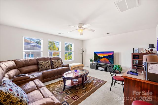 137 Chertsey Drive, Mooresville, NC 28115