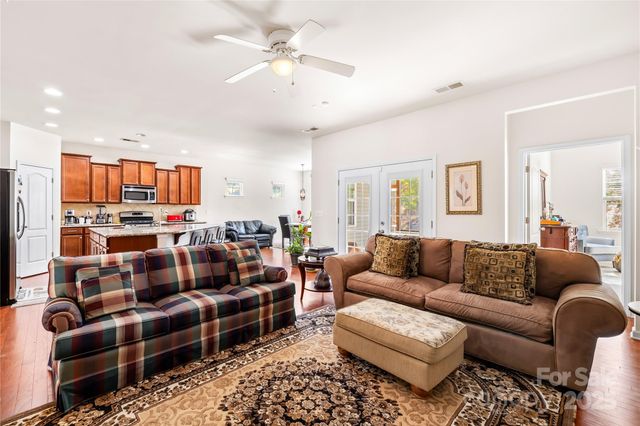 137 Chertsey Drive, Mooresville, NC 28115