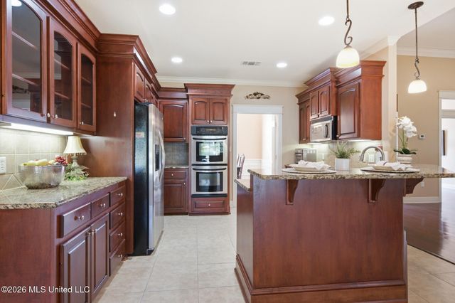 136 Saint Annes Drive, Hattiesburg, MS 39401
