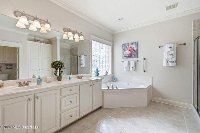 136 Saint Annes Drive, Hattiesburg, MS 39401