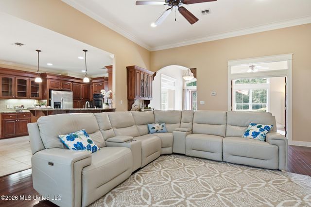 136 Saint Annes Drive, Hattiesburg, MS 39401
