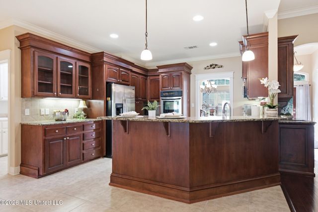 136 Saint Annes Drive, Hattiesburg, MS 39401