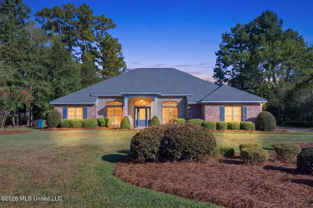 136 Saint Annes Drive, Hattiesburg, MS 39401
