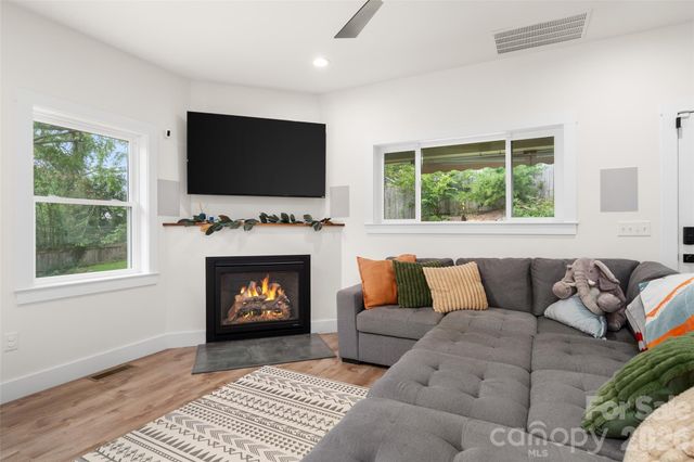 159 Wellington Street, Asheville, NC 28806