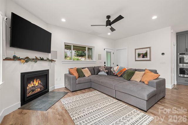 159 Wellington Street, Asheville, NC 28806
