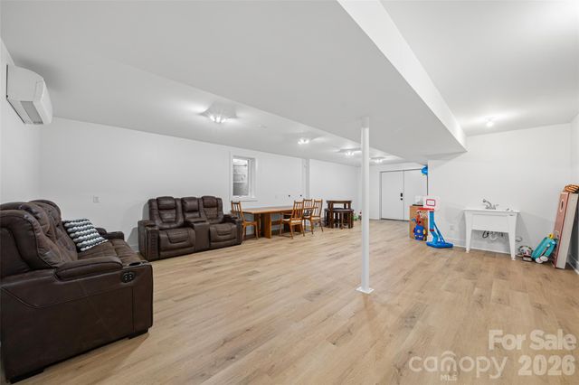 159 Wellington Street, Asheville, NC 28806