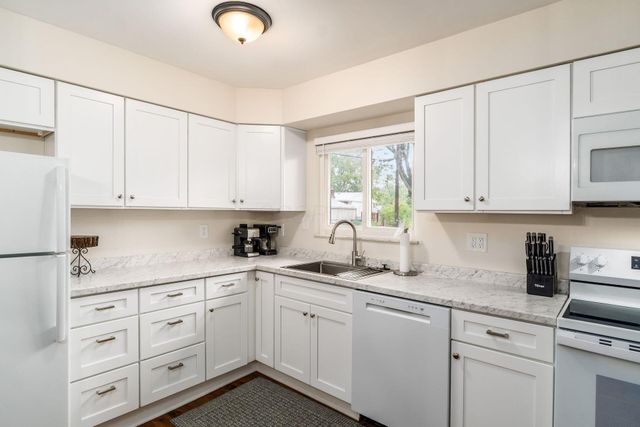 531 Deerwood Avenue E, Columbus, OH 43230