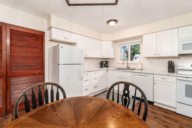 531 Deerwood Avenue E, Columbus, OH 43230