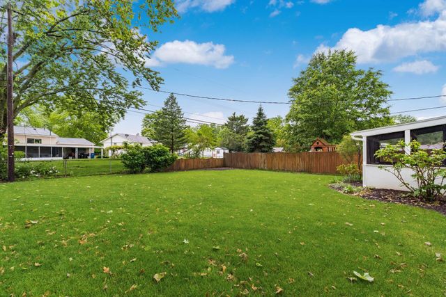 531 Deerwood Avenue E, Columbus, OH 43230
