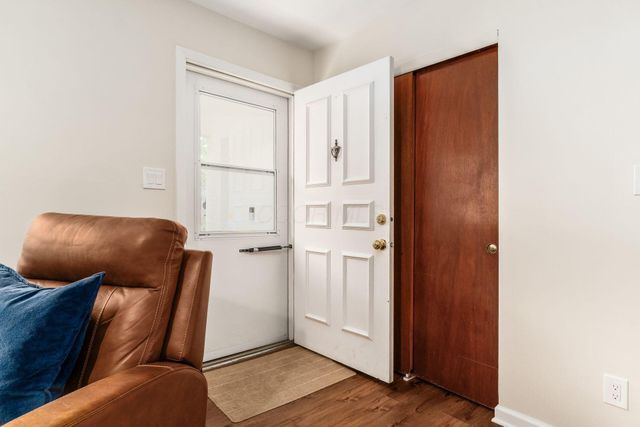 531 Deerwood Avenue E, Columbus, OH 43230