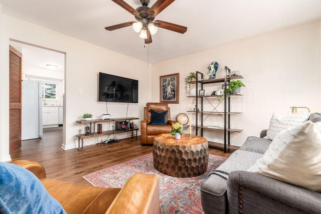 531 Deerwood Avenue E, Columbus, OH 43230
