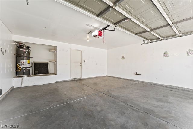 8708 Majestic Pine Avenue, Las Vegas, NV 89143
