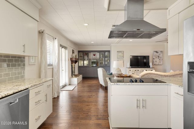 101 S Arlington Drive, Lafayette, LA 70503