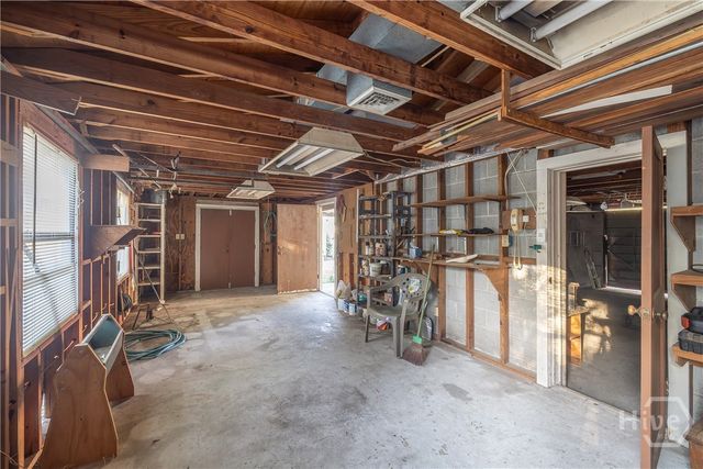 2121 E 58th Street, Savannah, GA 31404