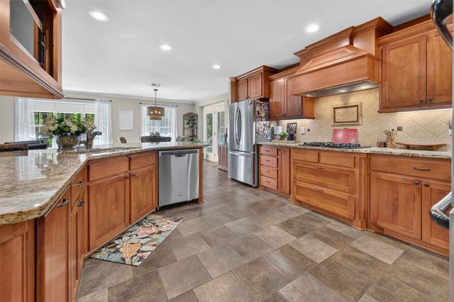 7500 Charlya Drive, Athens, TX 75752