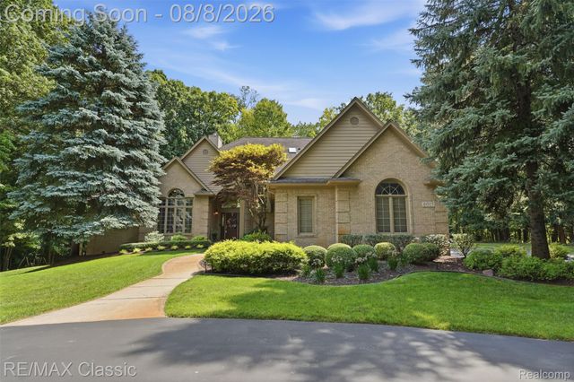 6015 Lynne Hollow Drive, Commerce Charter Township, MI 48382