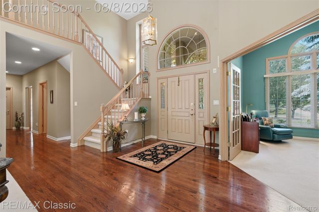 6015 Lynne Hollow Drive, Commerce Charter Township, MI 48382