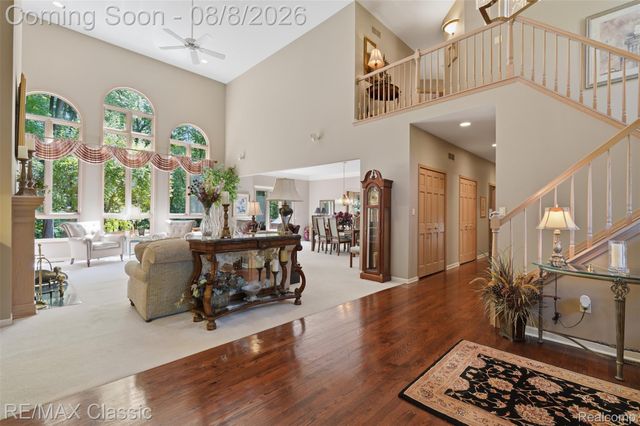6015 Lynne Hollow Drive, Commerce Charter Township, MI 48382