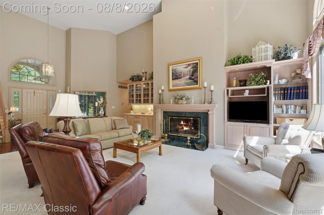6015 Lynne Hollow Drive, Commerce Charter Township, MI 48382