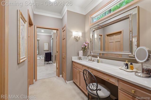 6015 Lynne Hollow Drive, Commerce Charter Township, MI 48382