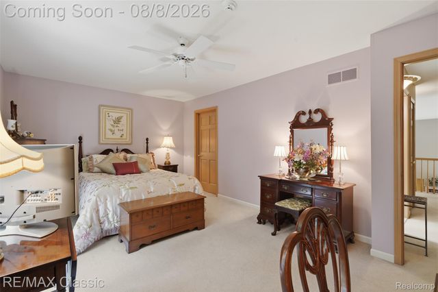 6015 Lynne Hollow Drive, Commerce Charter Township, MI 48382