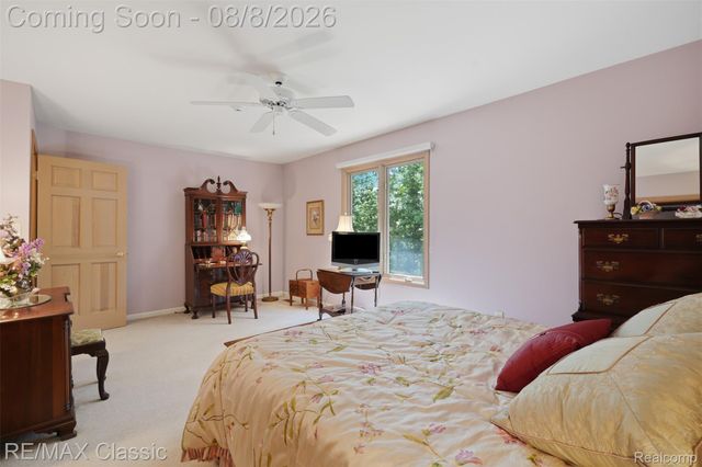 6015 Lynne Hollow Drive, Commerce Charter Township, MI 48382
