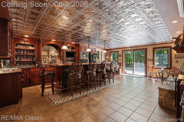6015 Lynne Hollow Drive, Commerce Charter Township, MI 48382