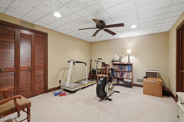 6015 Lynne Hollow Drive, Commerce Charter Township, MI 48382
