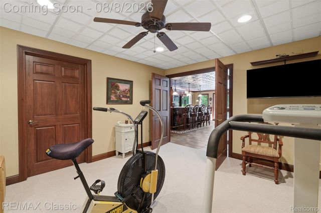 6015 Lynne Hollow Drive, Commerce Charter Township, MI 48382