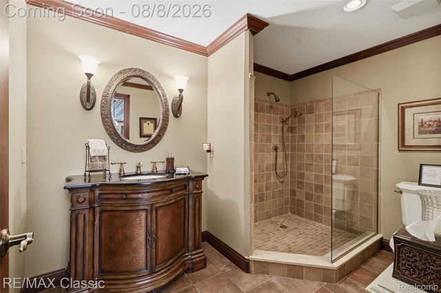 6015 Lynne Hollow Drive, Commerce Charter Township, MI 48382