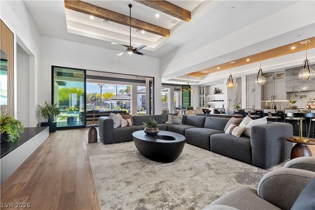 641 Patti Ann Woods Drive, Henderson, NV 89002