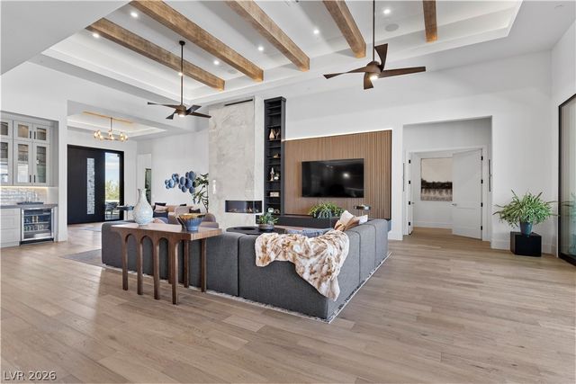 641 Patti Ann Woods Drive, Henderson, NV 89002