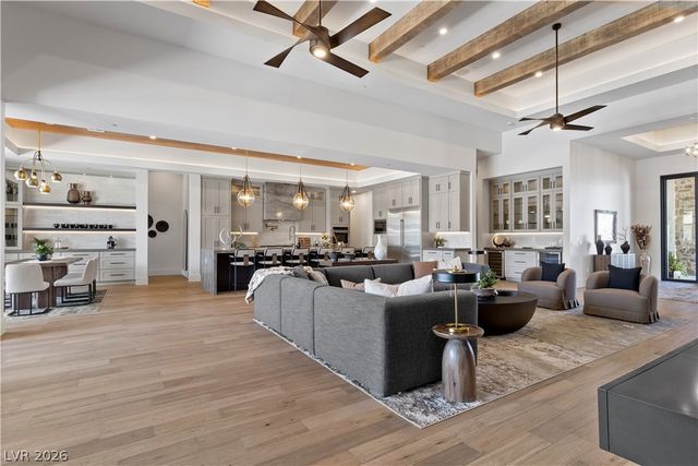 641 Patti Ann Woods Drive, Henderson, NV 89002