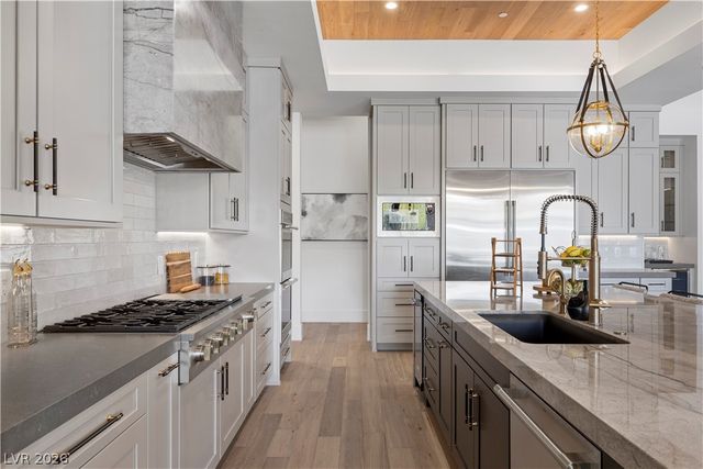 641 Patti Ann Woods Drive, Henderson, NV 89002
