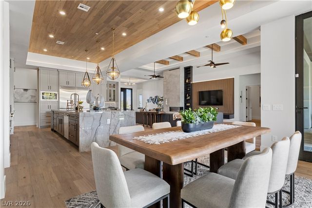 641 Patti Ann Woods Drive, Henderson, NV 89002