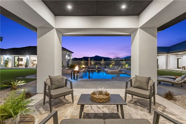 641 Patti Ann Woods Drive, Henderson, NV 89002