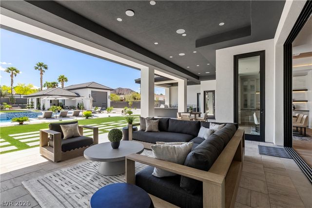 641 Patti Ann Woods Drive, Henderson, NV 89002