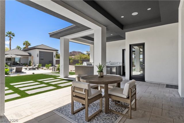 641 Patti Ann Woods Drive, Henderson, NV 89002