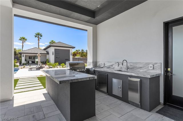641 Patti Ann Woods Drive, Henderson, NV 89002
